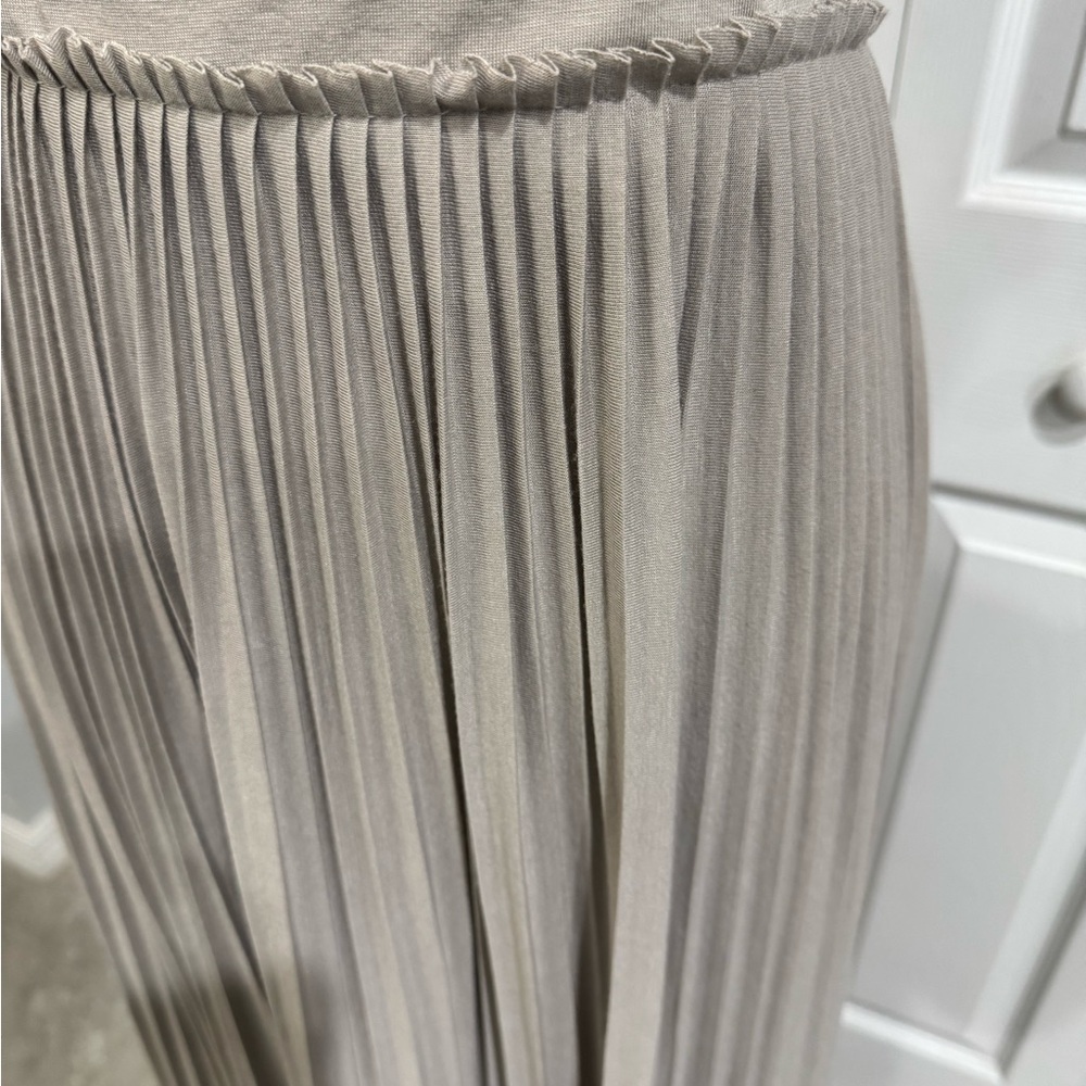 Bobeau Taupe Pleated Maxi Skirt